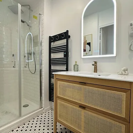Relais Cocorico - Town House 4 Private Suites, Ac Cinema Gym & Sauna Apartment *