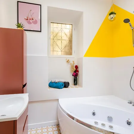 Apartman Relais Cocorico - Town House 4 Private Suites, Ac Cinema Gym & Sauna *