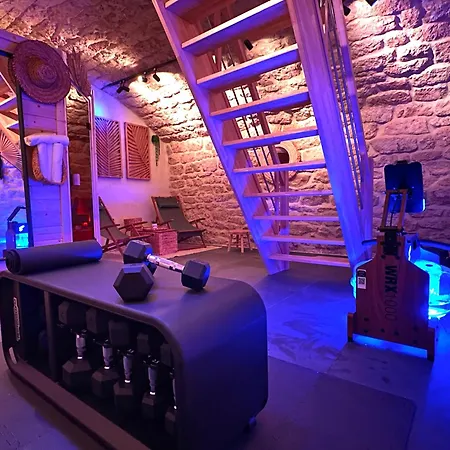 Apartman Relais Cocorico - Town House 4 Private Suites, Ac Cinema Gym & Sauna